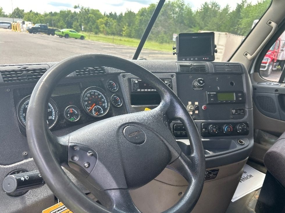 Refrigerated Truck-Light and Medium Duty Trucks-Freightliner-2018-Cascadia X11364S-Brooklyn Park-MN-515,581\n\t\tmiles-$ 73,500 - Image 16