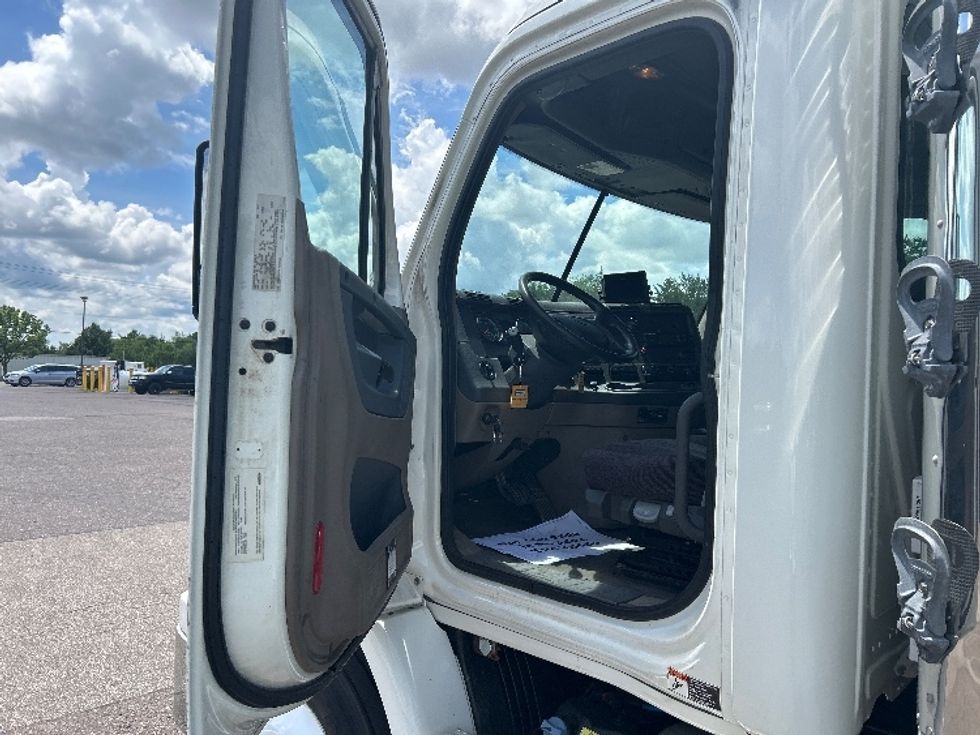 Refrigerated Truck-Light and Medium Duty Trucks-Freightliner-2018-Cascadia X11364S-Brooklyn Park-MN-515,581\n\t\tmiles-$ 73,500 - Image 15