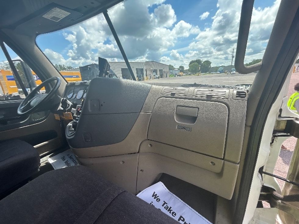 Refrigerated Truck-Light and Medium Duty Trucks-Freightliner-2018-Cascadia X11364S-Brooklyn Park-MN-515,581\n\t\tmiles-$ 73,500 - Image 20