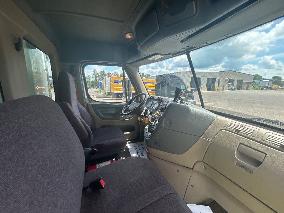 Refrigerated Truck-Light and Medium Duty Trucks-Freightliner-2018-Cascadia X11364S-Brooklyn Park-MN-515,581\n\t\tmiles-$ 73,500 - Image 21