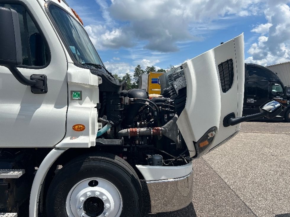 Refrigerated Truck-Light and Medium Duty Trucks-Freightliner-2018-Cascadia X11364S-Brooklyn Park-MN-515,581\n\t\tmiles-$ 73,500 - Image 22