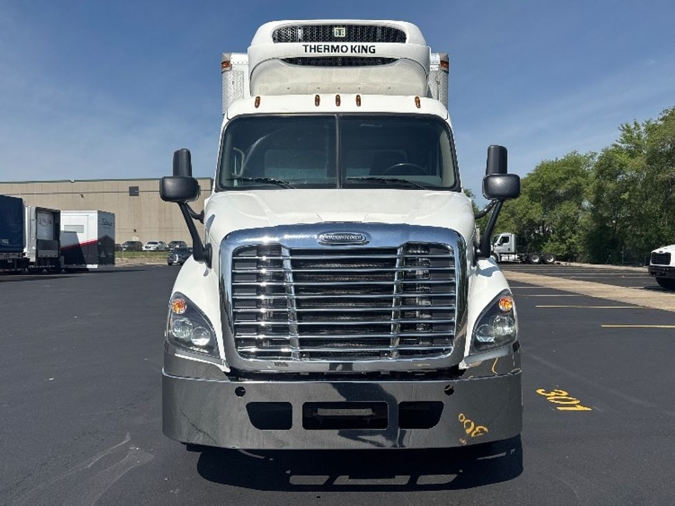 Refrigerated Truck-Light and Medium Duty Trucks-Freightliner-2018-Cascadia X11364S-Brooklyn Park-MN-535,782\n\t\tmiles-$ 72,250 - Image 2