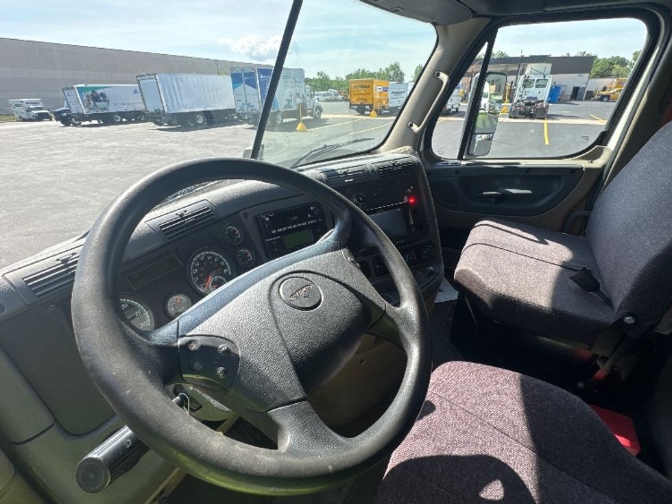 Refrigerated Truck-Light and Medium Duty Trucks-Freightliner-2018-Cascadia X11364S-Brooklyn Park-MN-535,782\n\t\tmiles-$ 72,250 - Image 16