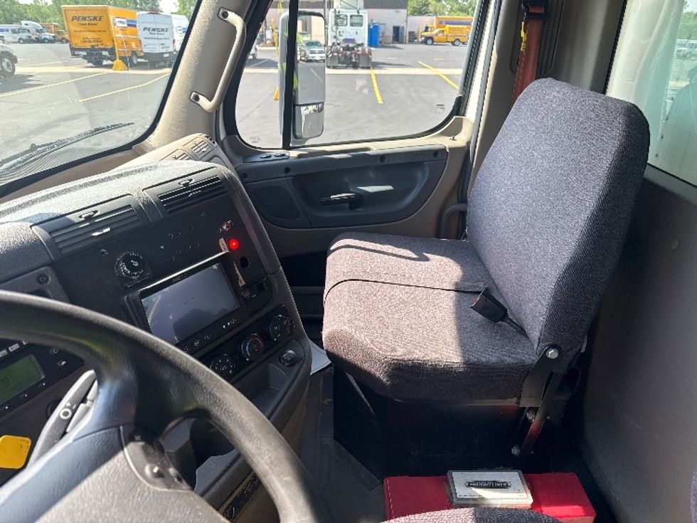 Refrigerated Truck-Light and Medium Duty Trucks-Freightliner-2018-Cascadia X11364S-Brooklyn Park-MN-535,782\n\t\tmiles-$ 72,250 - Image 18