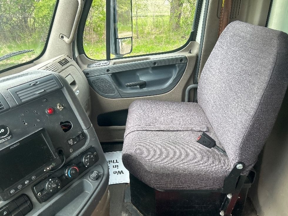 Refrigerated Truck-Light and Medium Duty Trucks-Freightliner-2018-Cascadia X11364S-Eau Claire-WI-513,933\n\t\tmiles-$ 71,750 - Image 19
