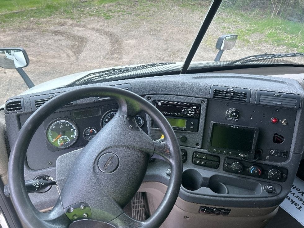 Refrigerated Truck-Light and Medium Duty Trucks-Freightliner-2018-Cascadia X11364S-Eau Claire-WI-513,933\n\t\tmiles-$ 71,750 - Image 18