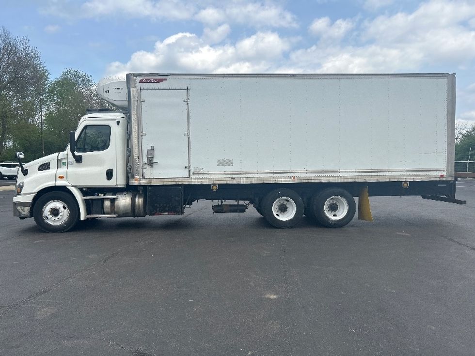 Refrigerated Truck-Light and Medium Duty Trucks-Freightliner-2018-Cascadia X11364S-Indianapolis-IN-393,657\n\t\tmiles-$ 78,000 - Image 4