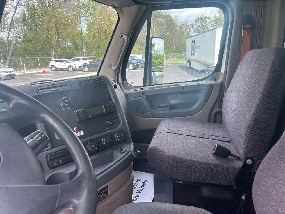 Refrigerated Truck-Light and Medium Duty Trucks-Freightliner-2018-Cascadia X11364S-Indianapolis-IN-393,657\n\t\tmiles-$ 78,000 - Image 18