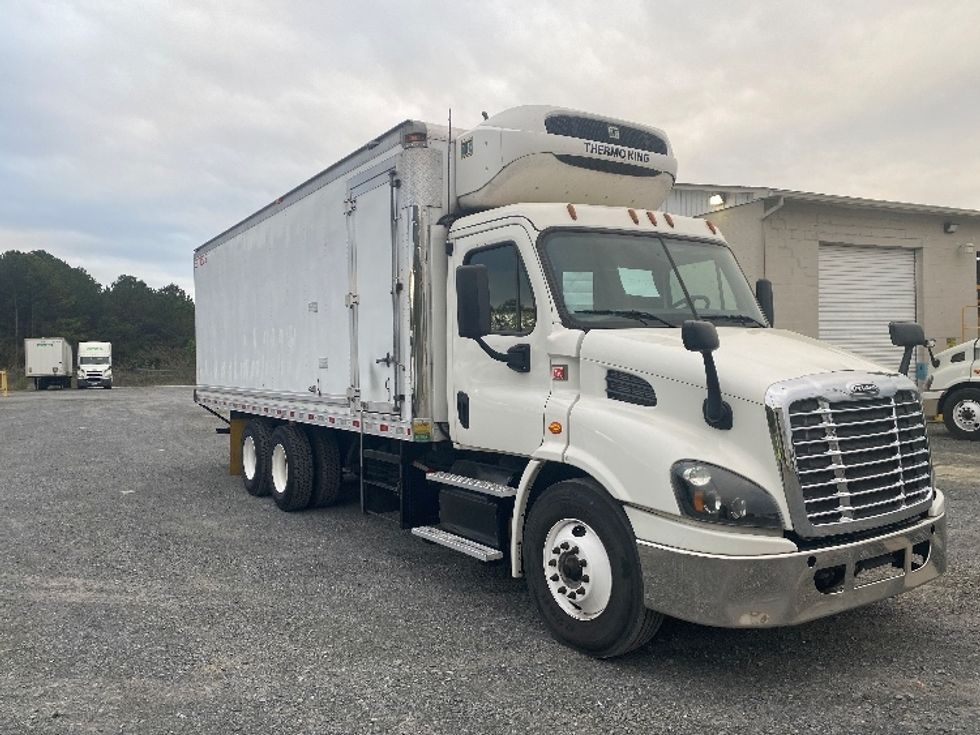 Refrigerated Truck-Light and Medium Duty Trucks-Freightliner-2018-Cascadia X11364S-Resaca-GA-285,763\n\t\tmiles-$ 87,000 - Image 1