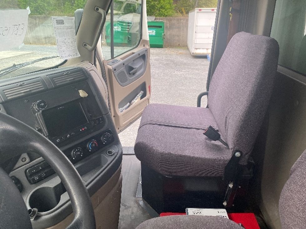 Refrigerated Truck-Light and Medium Duty Trucks-Freightliner-2018-Cascadia X11364S-Resaca-GA-285,763\n\t\tmiles-$ 87,000 - Image 18