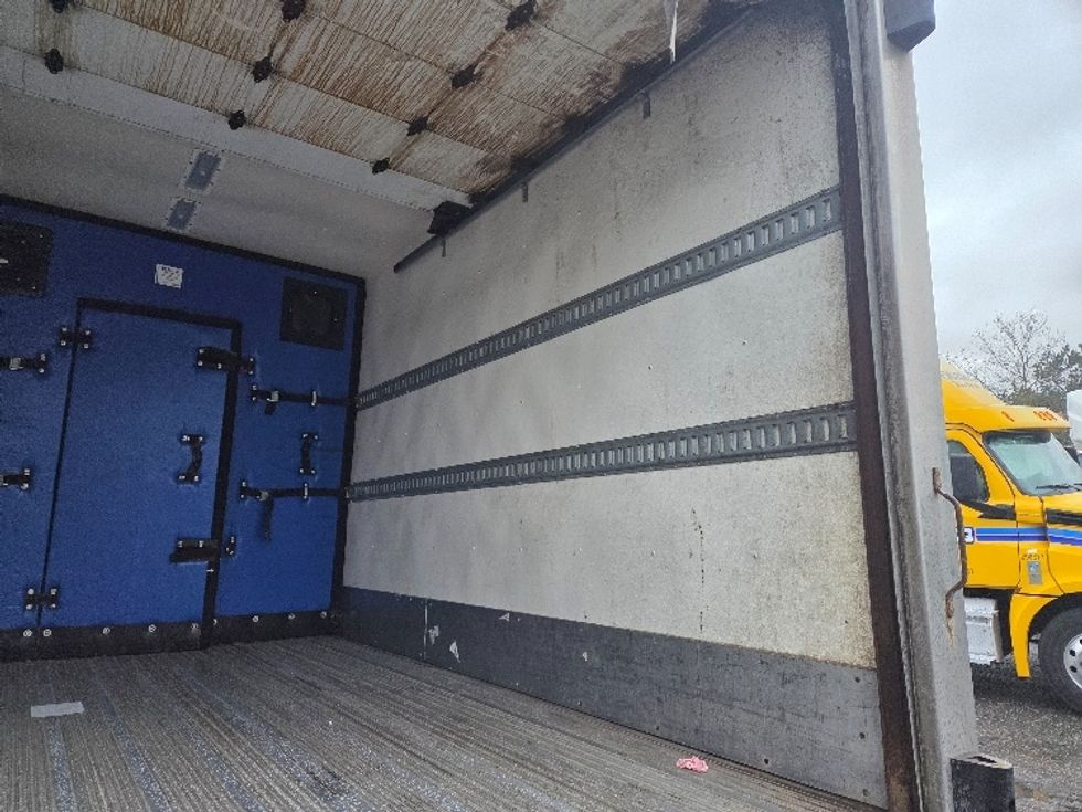 Refrigerated Truck-Light and Medium Duty Trucks-Freightliner-2018-M2-Abbotsford-BC-249,060\n\t\tkm-$ 59,750 - Image 12