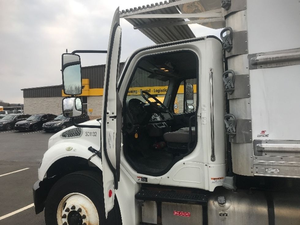 Refrigerated Truck-Light and Medium Duty Trucks-Freightliner-2018-M2-Akron-OH-213,126\n\t\tmiles-$ 43,000 - Image 16