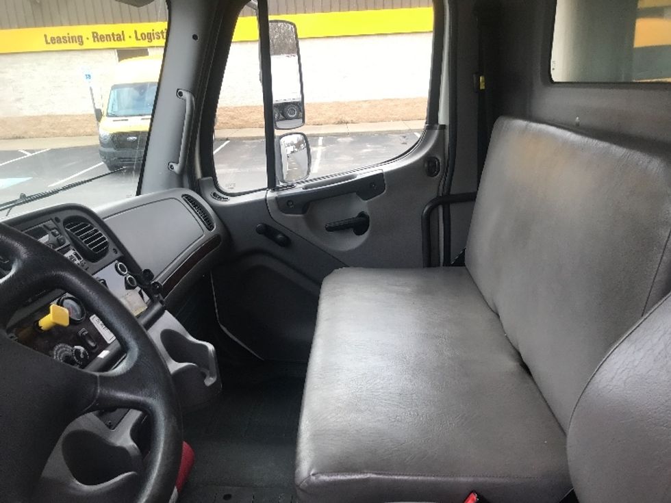 Refrigerated Truck-Light and Medium Duty Trucks-Freightliner-2018-M2-Akron-OH-213,126\n\t\tmiles-$ 43,000 - Image 19