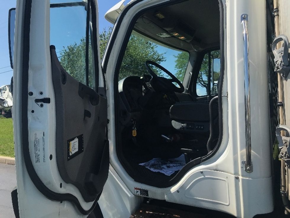 Refrigerated Truck-Light and Medium Duty Trucks-Freightliner-2018-M2-Allentown-PA-181,998\n\t\tmiles-$ 43,500 - Image 16