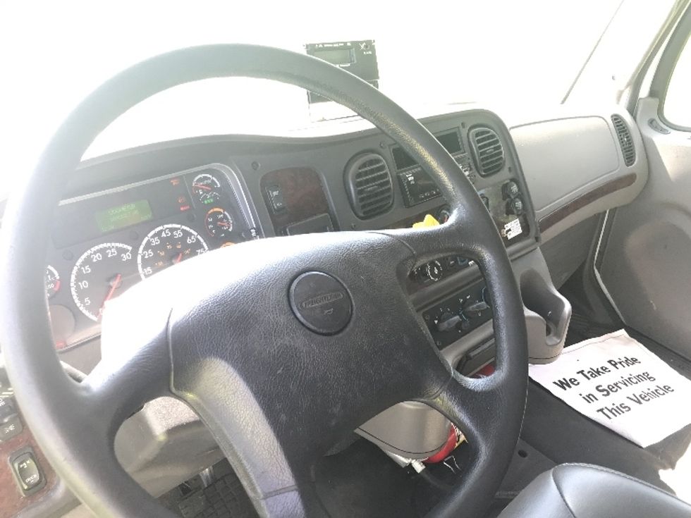 Refrigerated Truck-Light and Medium Duty Trucks-Freightliner-2018-M2-Allentown-PA-181,998\n\t\tmiles-$ 43,500 - Image 17