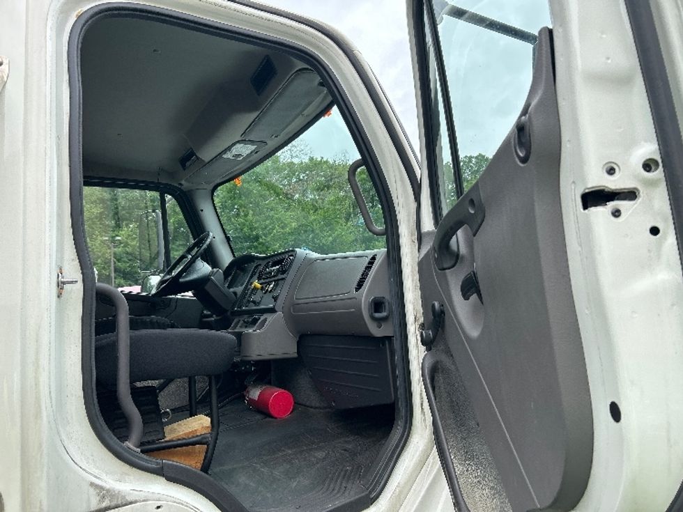 Refrigerated Truck-Light and Medium Duty Trucks-Freightliner-2018-M2-Braintree-MA-254,804\n\t\tmiles-$ 50,250 - Image 16