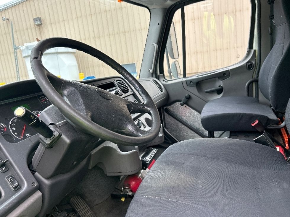Refrigerated Truck-Light and Medium Duty Trucks-Freightliner-2018-M2-Braintree-MA-254,804\n\t\tmiles-$ 50,250 - Image 17