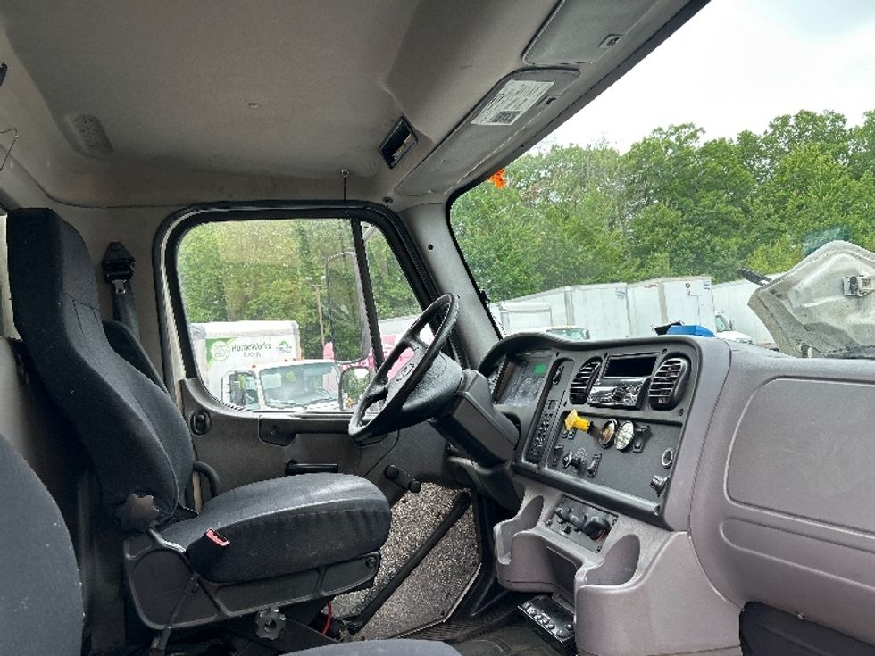 Refrigerated Truck-Light and Medium Duty Trucks-Freightliner-2018-M2-Braintree-MA-254,804\n\t\tmiles-$ 50,250 - Image 20
