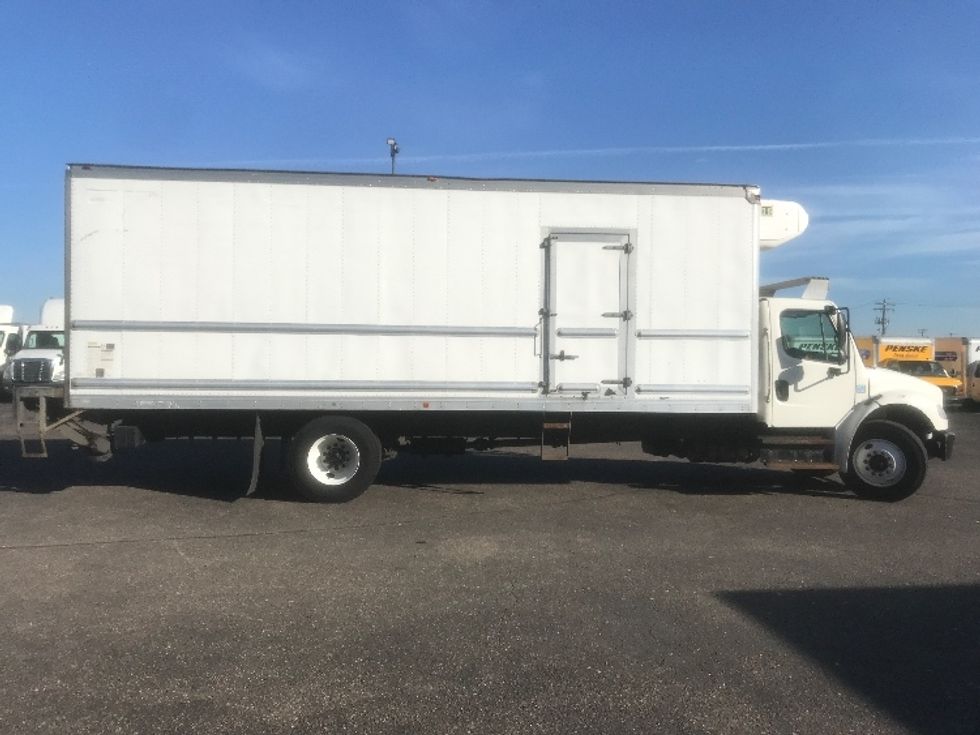 Refrigerated Truck-Light and Medium Duty Trucks-Freightliner-2018-M2-Brooklyn Park-MN-298,177\n\t\tmiles-$ 29,000 - Image 15