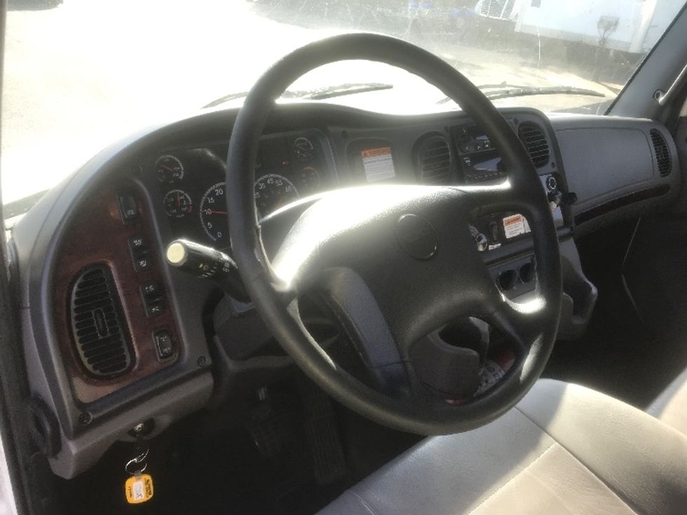 Refrigerated Truck-Light and Medium Duty Trucks-Freightliner-2018-M2-Brooklyn Park-MN-298,177\n\t\tmiles-$ 29,000 - Image 17