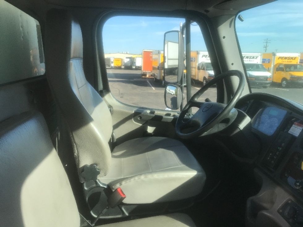 Refrigerated Truck-Light and Medium Duty Trucks-Freightliner-2018-M2-Brooklyn Park-MN-298,177\n\t\tmiles-$ 29,000 - Image 22