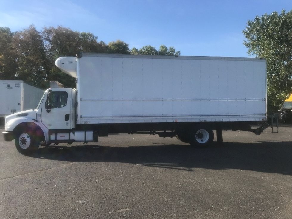 Refrigerated Truck-Light and Medium Duty Trucks-Freightliner-2018-M2-Brooklyn Park-MN-298,177\n\t\tmiles-$ 29,000 - Image 4