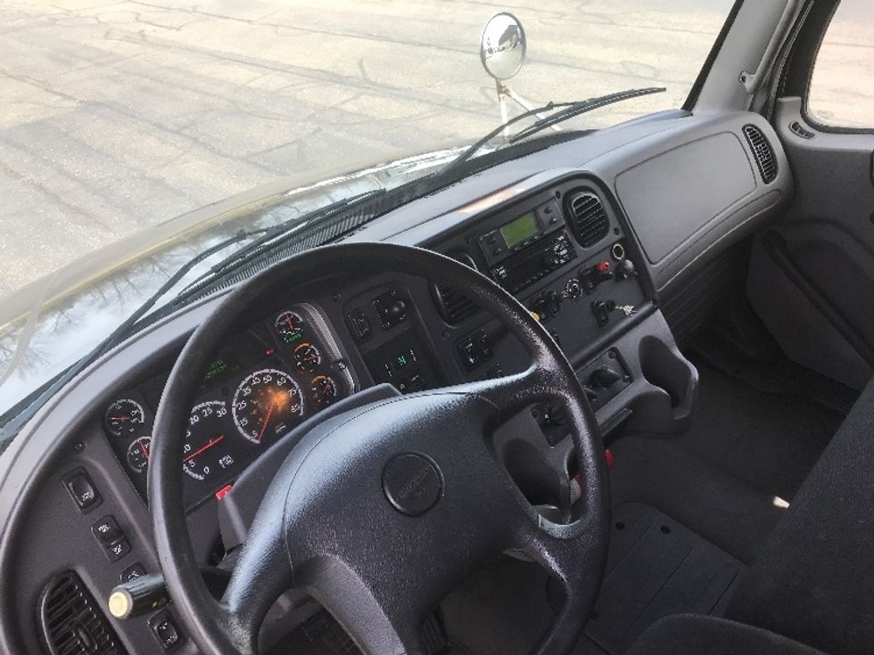 Refrigerated Truck-Light and Medium Duty Trucks-Freightliner-2018-M2-Canton-OH-260,587\n\t\tmiles-$ 37,750 - Image 16