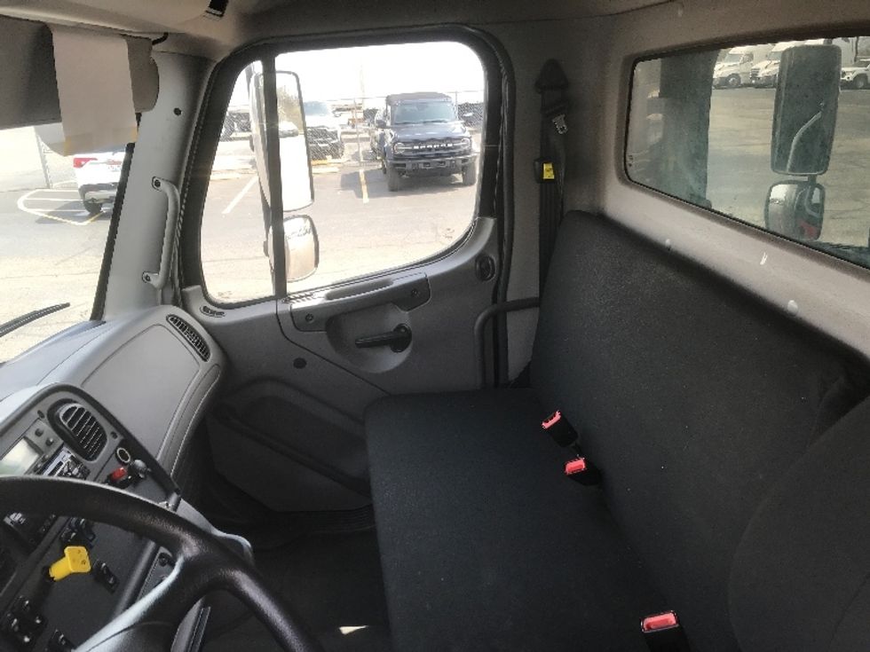 Refrigerated Truck-Light and Medium Duty Trucks-Freightliner-2018-M2-Canton-OH-260,587\n\t\tmiles-$ 37,750 - Image 18