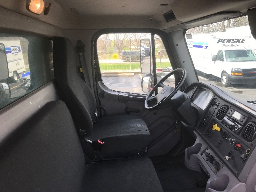 Refrigerated Truck-Light and Medium Duty Trucks-Freightliner-2018-M2-Canton-OH-260,587\n\t\tmiles-$ 37,750 - Image 21