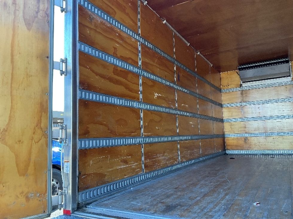 Refrigerated Truck-Light and Medium Duty Trucks-Freightliner-2018-M2-Capitol Heights-MD-107,222\n\t\tmiles-$ 50,750 - Image 11
