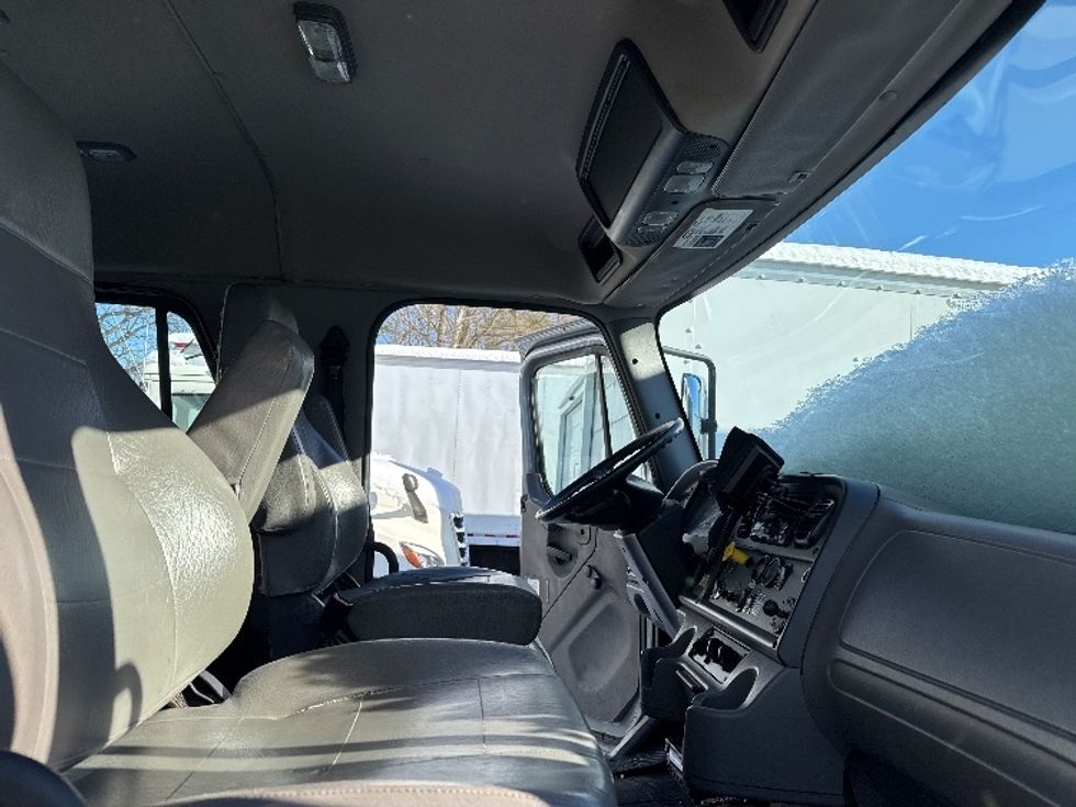 Refrigerated Truck-Light and Medium Duty Trucks-Freightliner-2018-M2-Capitol Heights-MD-107,222\n\t\tmiles-$ 50,750 - Image 22