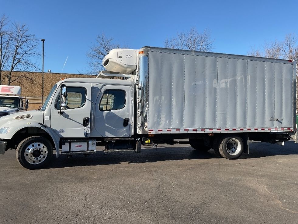 Refrigerated Truck-Light and Medium Duty Trucks-Freightliner-2018-M2-Capitol Heights-MD-107,222\n\t\tmiles-$ 50,750 - Image 4