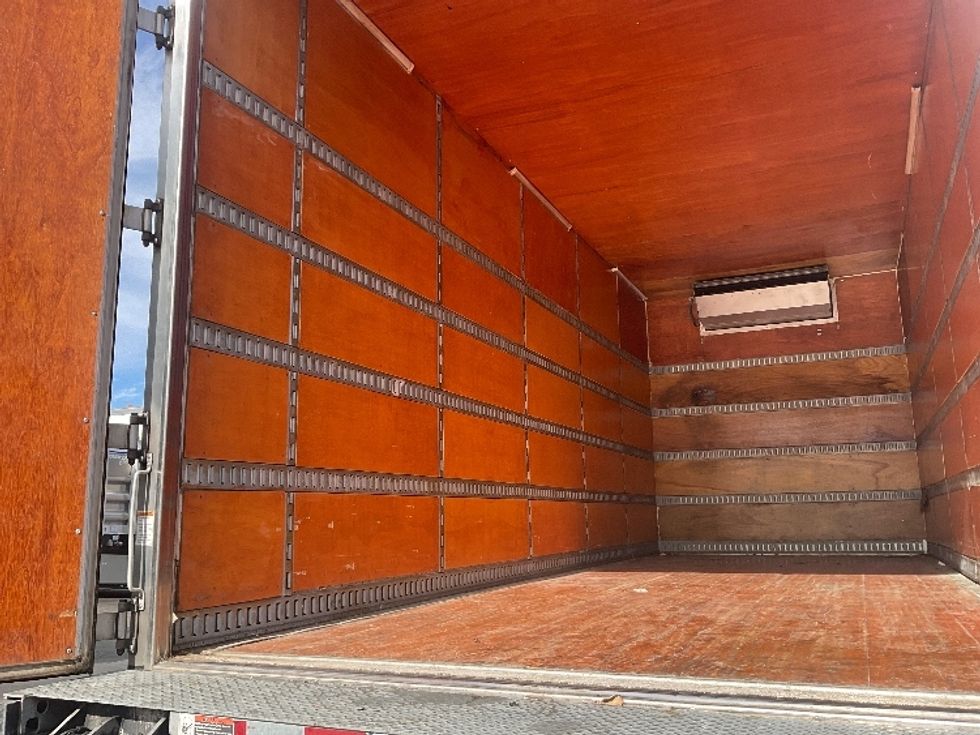 Refrigerated Truck-Light and Medium Duty Trucks-Freightliner-2018-M2-Capitol Heights-MD-259,330\n\t\tmiles-$ 37,250 - Image 11