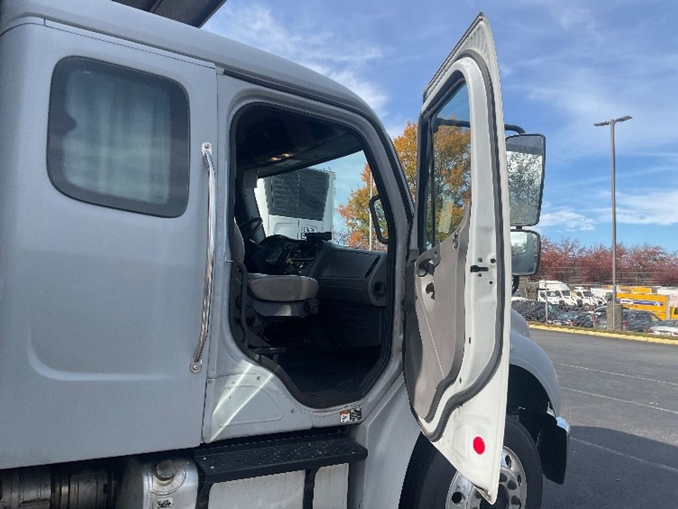 Refrigerated Truck-Light and Medium Duty Trucks-Freightliner-2018-M2-Capitol Heights-MD-259,330\n\t\tmiles-$ 37,250 - Image 20
