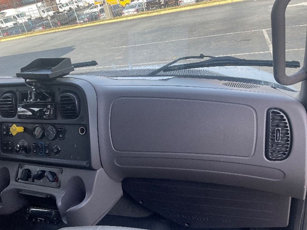 Refrigerated Truck-Light and Medium Duty Trucks-Freightliner-2018-M2-Capitol Heights-MD-259,330\n\t\tmiles-$ 37,250 - Image 21