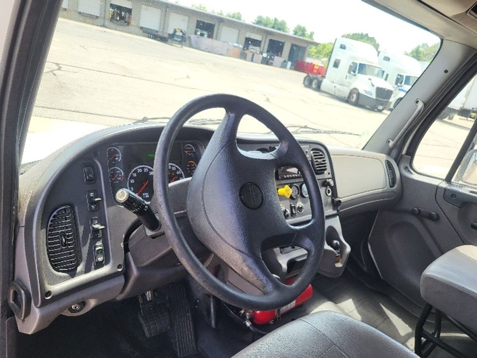 Refrigerated Truck-Light and Medium Duty Trucks-Freightliner-2018-M2-Cleveland-TN-398,629\n\t\tmiles-$ 21,500 - Image 17