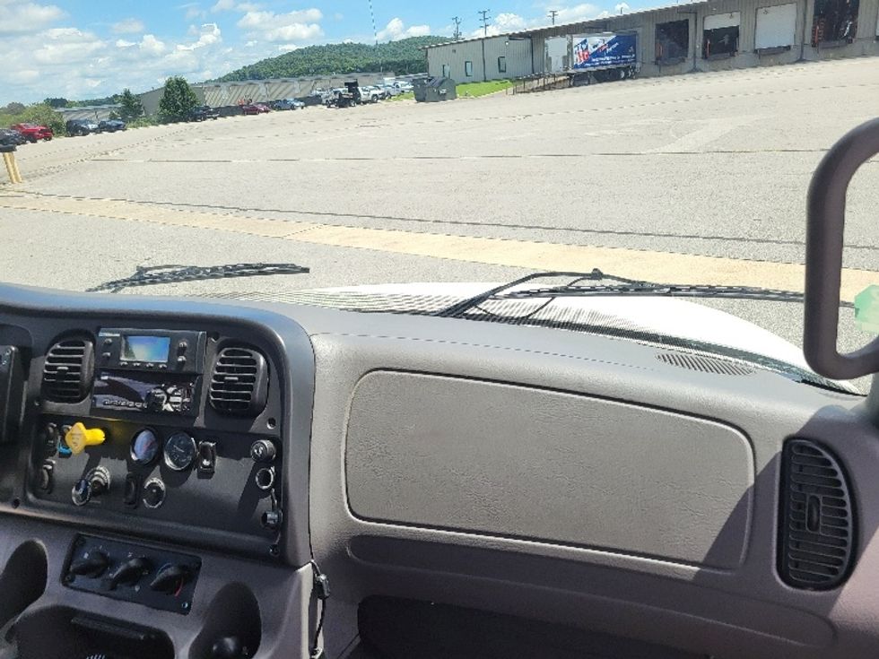 Refrigerated Truck-Light and Medium Duty Trucks-Freightliner-2018-M2-Cleveland-TN-398,629\n\t\tmiles-$ 21,500 - Image 21