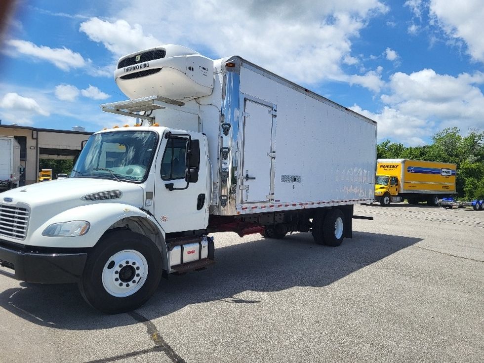 Refrigerated Truck-Light and Medium Duty Trucks-Freightliner-2018-M2-Cleveland-TN-398,629\n\t\tmiles-$ 21,500 - Image 3