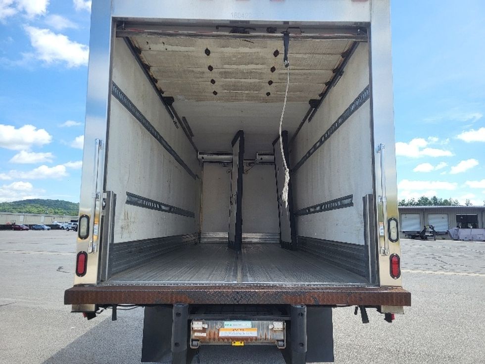 Refrigerated Truck-Light and Medium Duty Trucks-Freightliner-2018-M2-Cleveland-TN-398,629\n\t\tmiles-$ 21,500 - Image 8