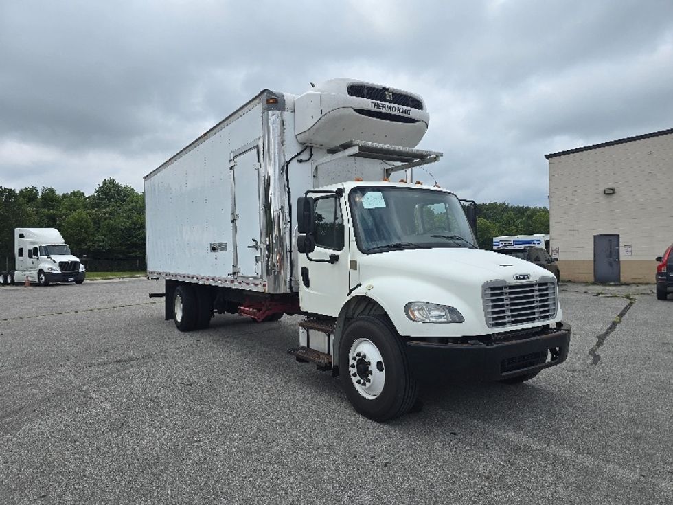 Refrigerated Truck-Light and Medium Duty Trucks-Freightliner-2018-M2-Cookeville-TN-414,318\n\t\tmiles-$ 21,250 - Image 1