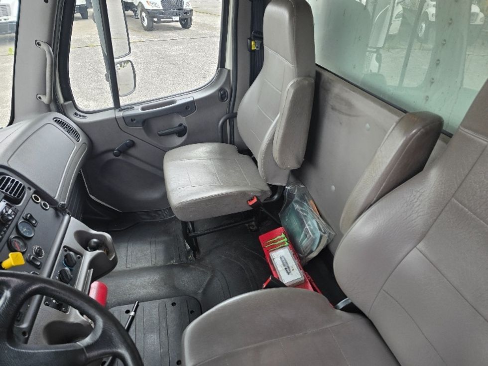 Refrigerated Truck-Light and Medium Duty Trucks-Freightliner-2018-M2-Cookeville-TN-414,318\n\t\tmiles-$ 21,250 - Image 18