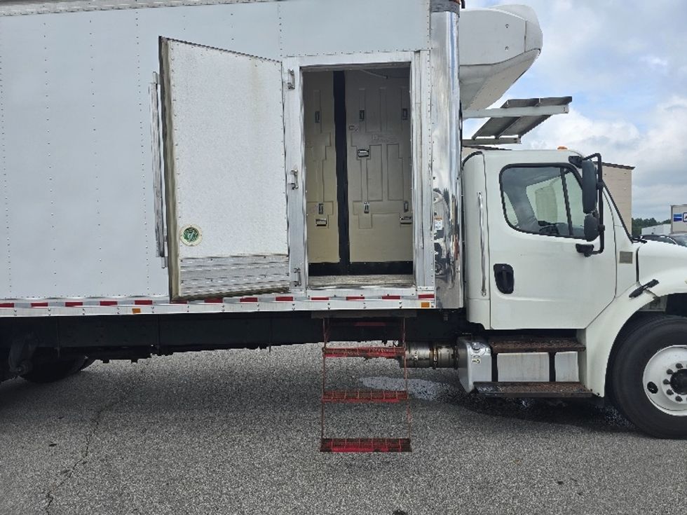 Refrigerated Truck-Light and Medium Duty Trucks-Freightliner-2018-M2-Cookeville-TN-414,318\n\t\tmiles-$ 21,250 - Image 23