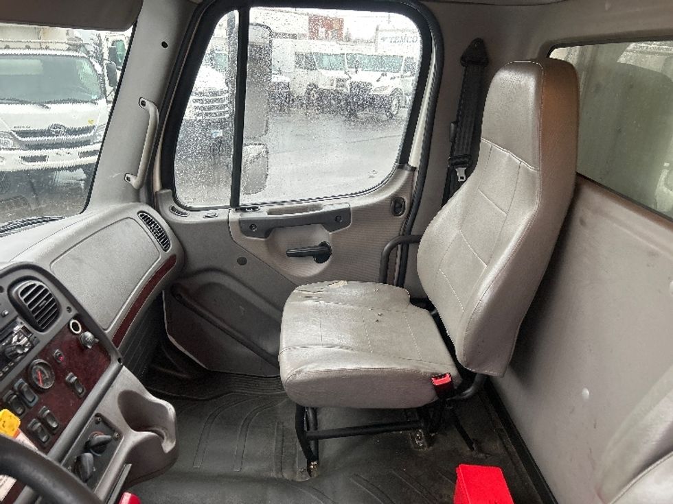 Refrigerated Truck-Light and Medium Duty Trucks-Freightliner-2018-M2-Dayton-NJ-133,768\n\t\tmiles-$ 58,250 - Image 19
