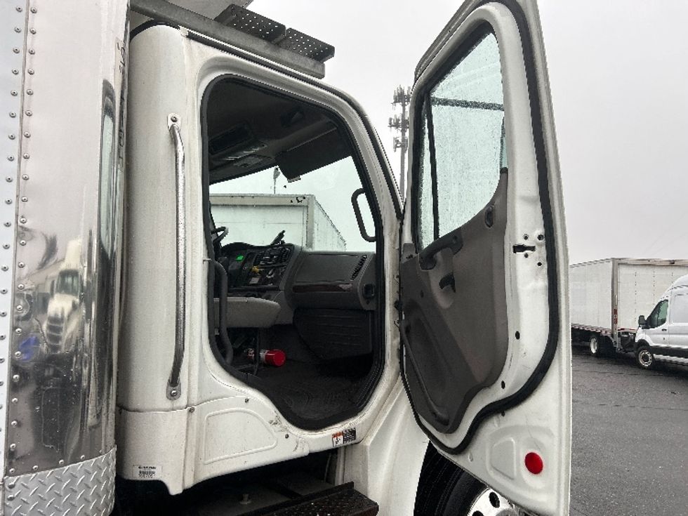 Refrigerated Truck-Light and Medium Duty Trucks-Freightliner-2018-M2-Dayton-NJ-133,768\n\t\tmiles-$ 58,250 - Image 20