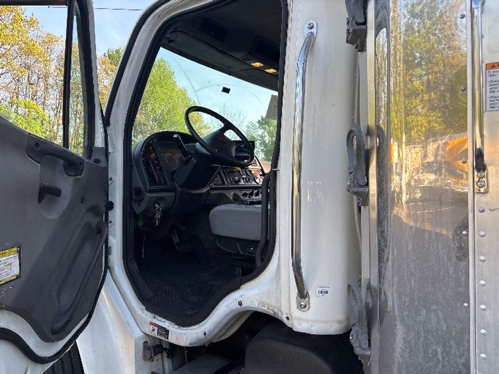 Refrigerated Truck-Light and Medium Duty Trucks-Freightliner-2018-M2-Dayton-NJ-238,795\n\t\tmiles-$ 57,250 - Image 16