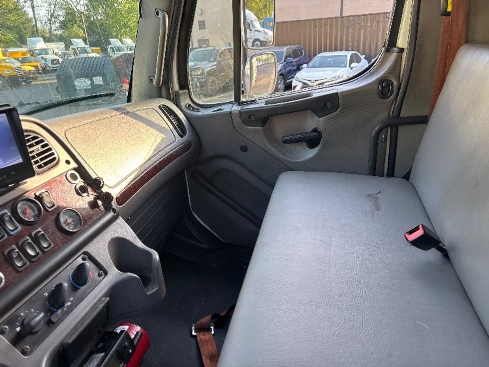 Refrigerated Truck-Light and Medium Duty Trucks-Freightliner-2018-M2-Dayton-NJ-238,795\n\t\tmiles-$ 57,250 - Image 19
