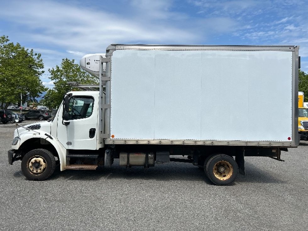 Refrigerated Truck-Light and Medium Duty Trucks-Freightliner-2018-M2-Delta-BC-314,980\n\t\tkm-$ 56,500 - Image 4
