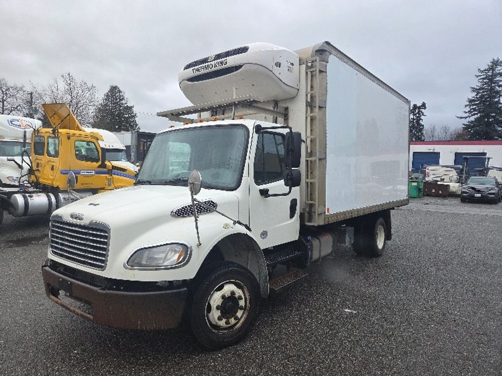 Refrigerated Truck-Light and Medium Duty Trucks-Freightliner-2018-M2-Delta-BC-481,844\n\t\tkm-$ 35,250 - Image 1