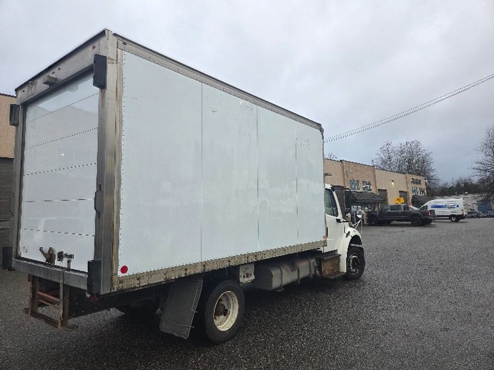 Refrigerated Truck-Light and Medium Duty Trucks-Freightliner-2018-M2-Delta-BC-481,844\n\t\tkm-$ 35,250 - Image 13