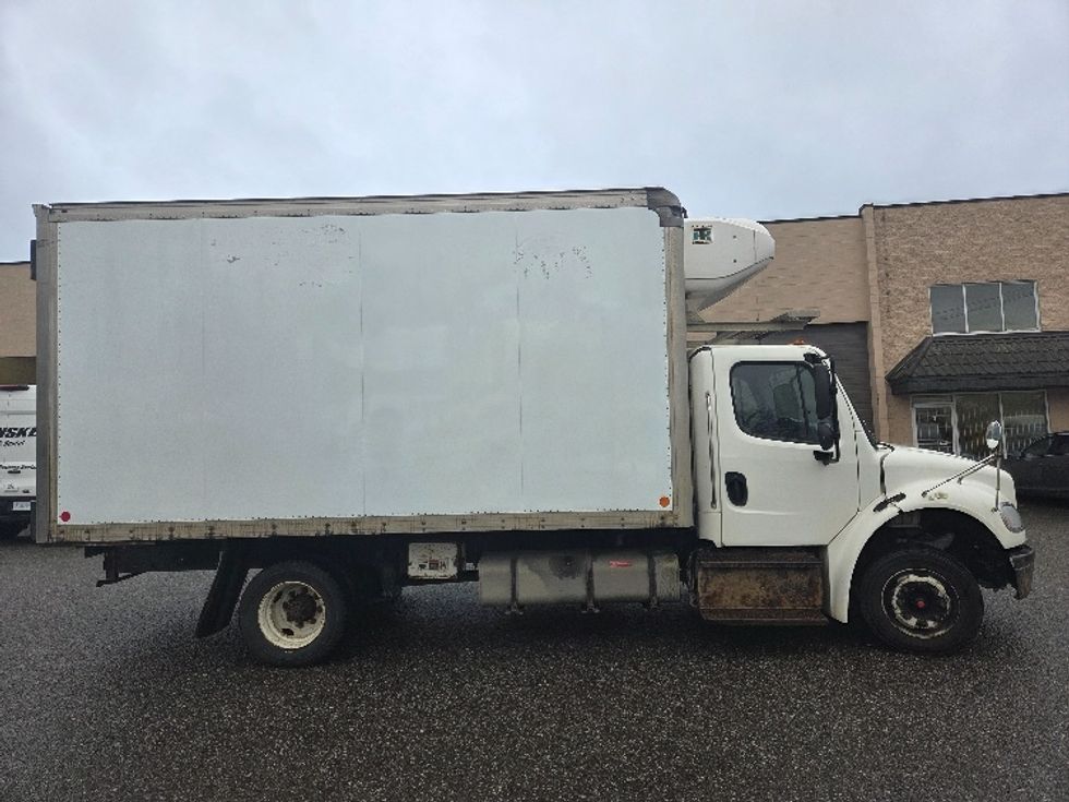 Refrigerated Truck-Light and Medium Duty Trucks-Freightliner-2018-M2-Delta-BC-481,844\n\t\tkm-$ 35,250 - Image 15
